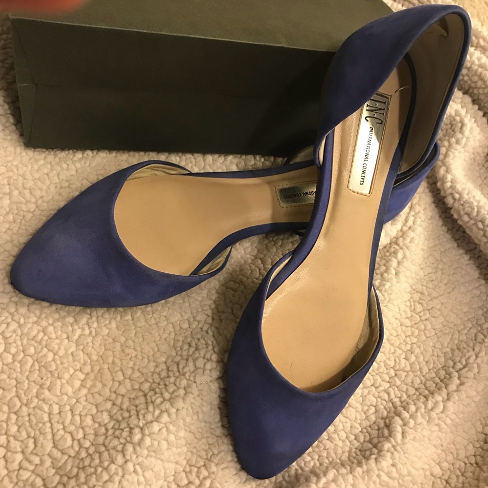 INC blue pointed flats